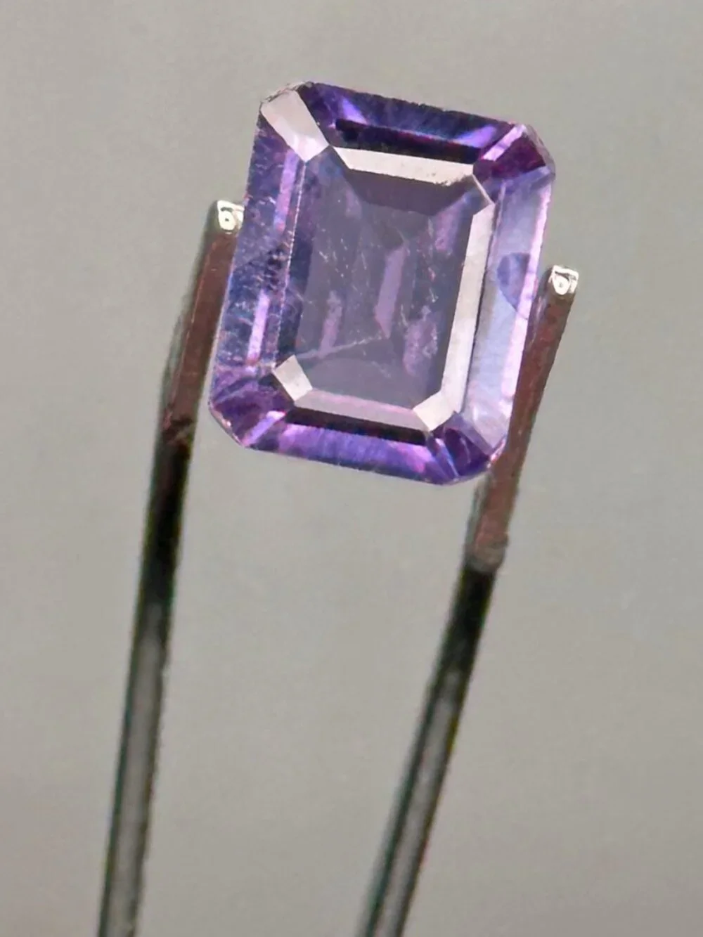 Color Changing Alexandrite - Picture 13 of 16